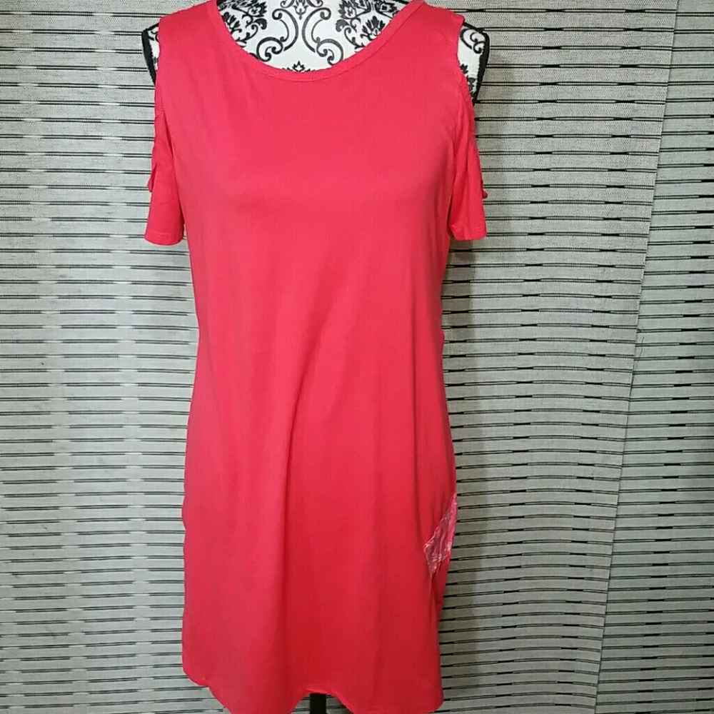 Clearance! Cold Shoulder Top